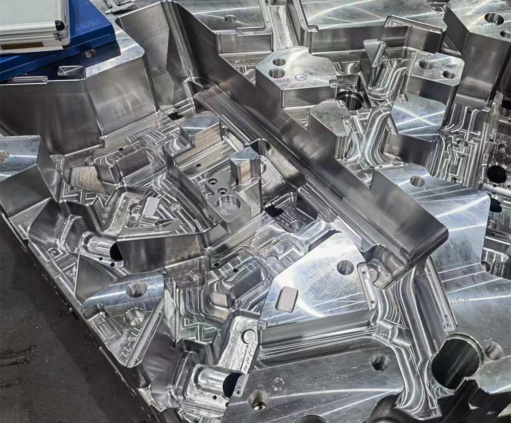 一體式三色車燈模架